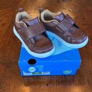 NWT- Stride Rite ‘Cole’ sneaker in brown. Never worn. Size 8